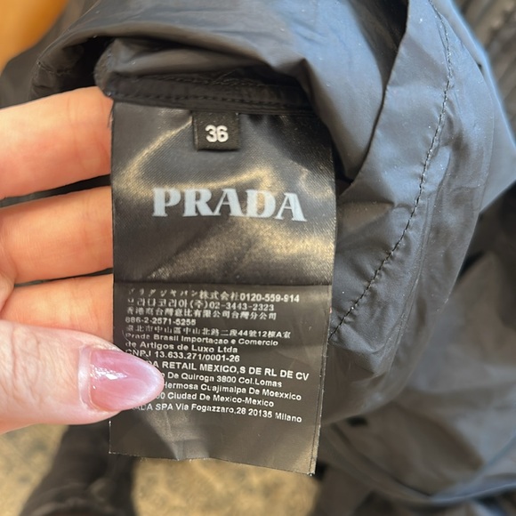 ❌sold❌Authentic prada rain jacket - Picture 8 of 10